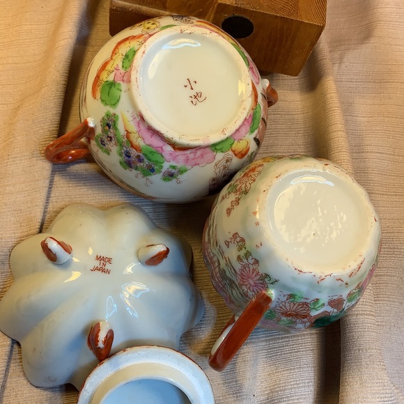 Handmade Japanese Porcelain 4-piece set - Picture 8 of 16